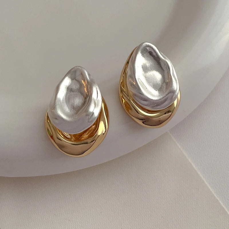 Brilloral Gold Earrings with Engraved Baroque Pearl